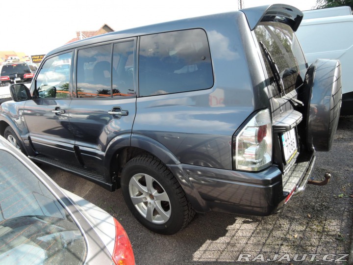 Mitsubishi Pajero 3,2 Di-D Aut. 4x4 Kůže Ta 2006
