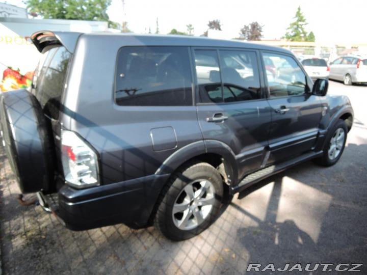 Mitsubishi Pajero 3,2 Di-D Aut. 4x4 Kůže Ta 2006