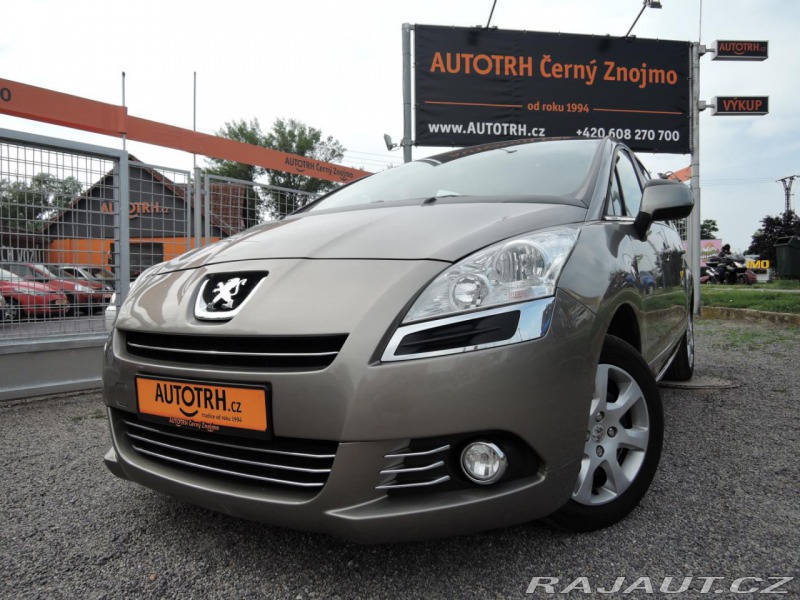 Peugeot 5008 1,6 HDi Tažné NAVI