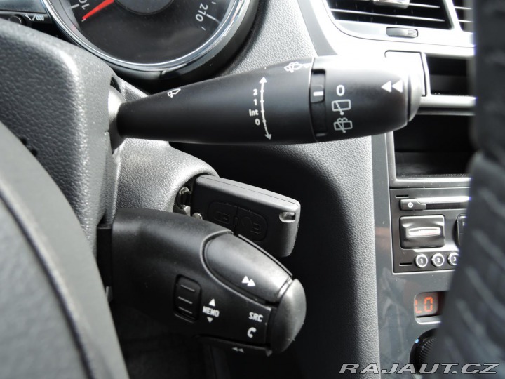 Peugeot 5008 1,6 HDi Tažné NAVI 2011