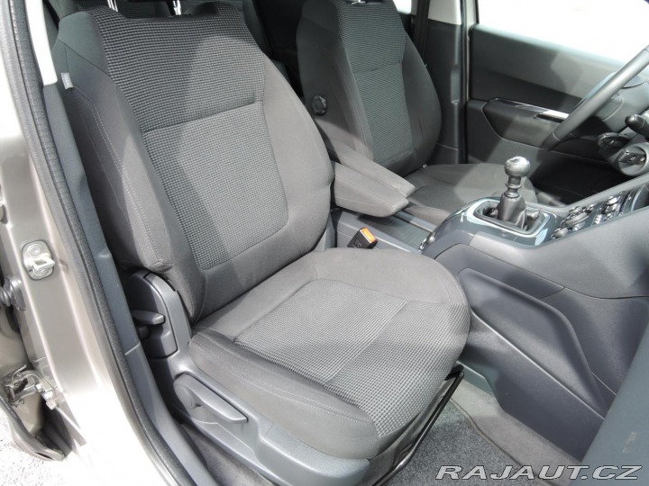 Peugeot 5008 1,6 HDi Tažné NAVI 2011
