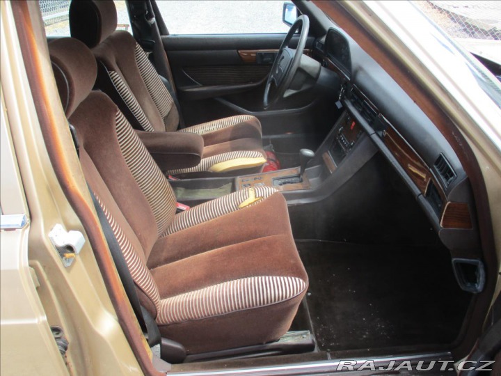 Mercedes-Benz S 5,0 170kw SE bez koroze e 1982