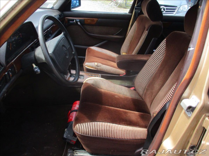 Mercedes-Benz S 5,0 170kw SE bez koroze 1982