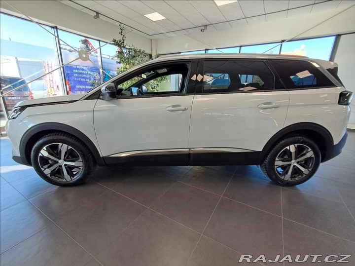 Peugeot 5008 1,5   ALLURE PACK 130k EA 2024
