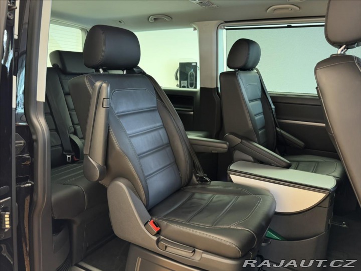 Volkswagen Multivan 2,0 TDI Highline 4MOT DSG 2022