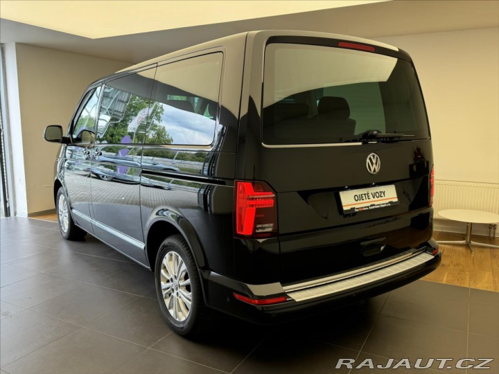 Volkswagen Multivan 2,0 TDI Highline 4MOT DSG 2022