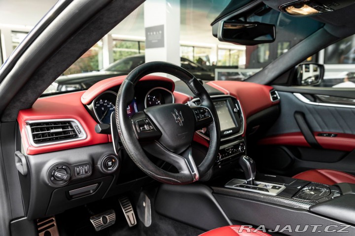 Maserati Ghibli V6 S Q4 Premium/Sport/Car 2015