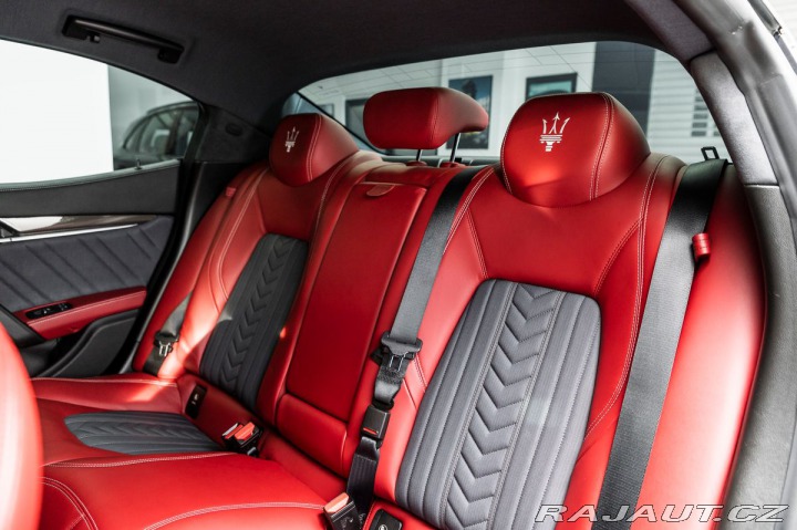 Maserati Ghibli V6 S Q4 Premium/Sport/Car 1800