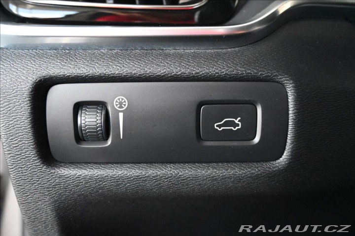 Volvo V60 2,0 D4 140kW Business Con 2019