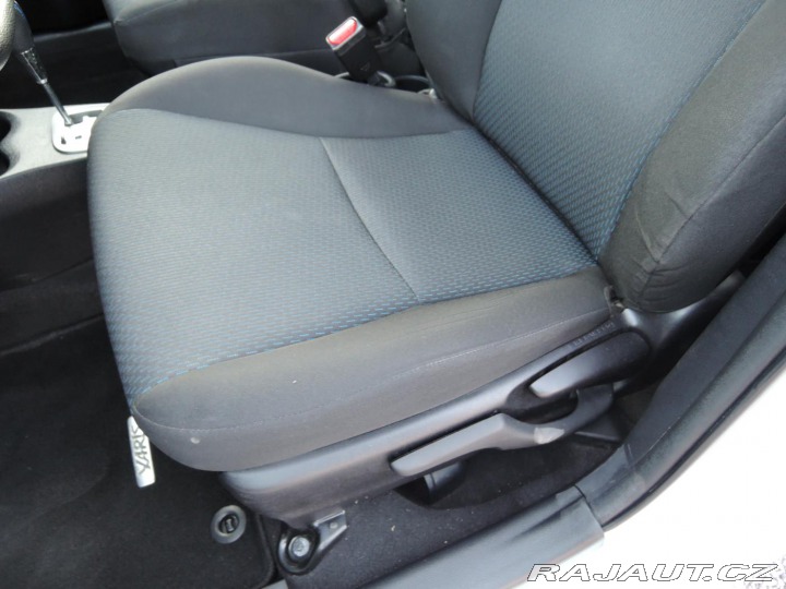 Toyota Yaris 1,5 VVTi hybrid NAVI kame 2014