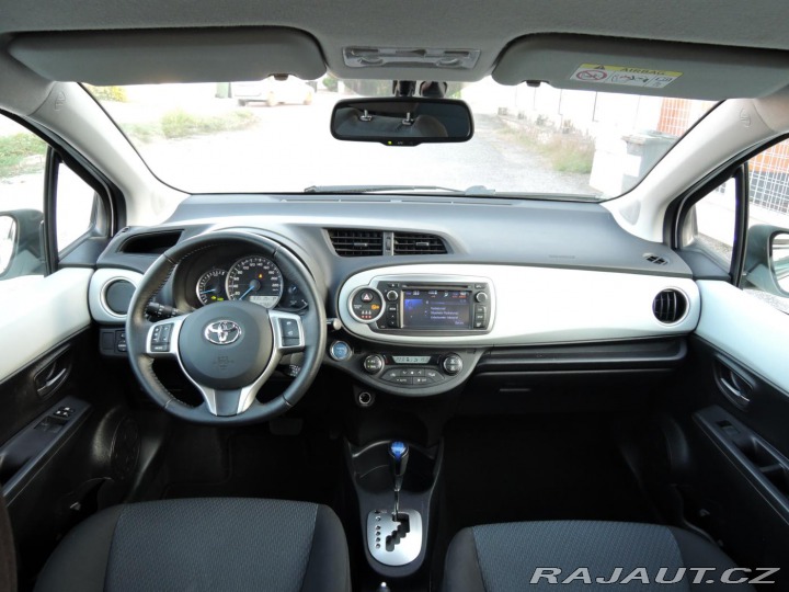 Toyota Yaris 1,5 VVTi hybrid NAVI kame 2014