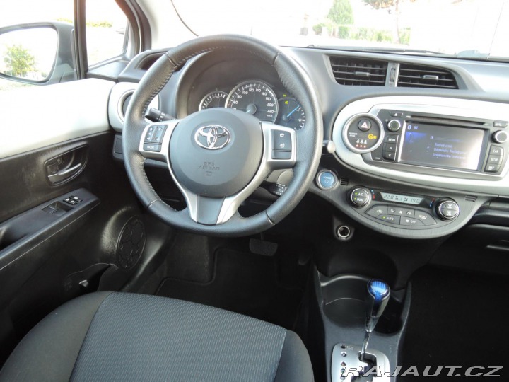 Toyota Yaris 1,5 VVTi hybrid NAVI kame 2014