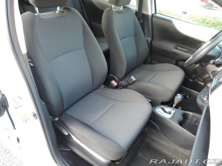 Toyota Yaris 1,5 VVTi hybrid NAVI kame 2014