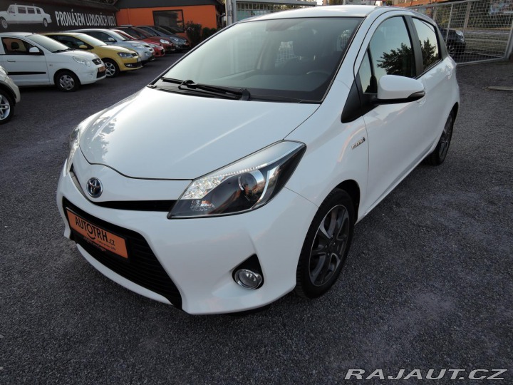 Toyota Yaris 1,5 VVTi hybrid NAVI kame 2014