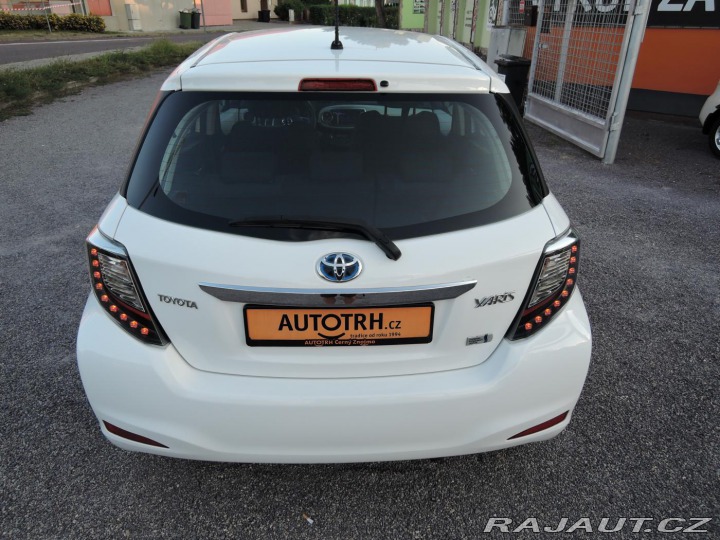Toyota Yaris 1,5 VVTi hybrid NAVI kame 2014