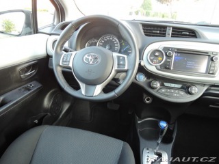 Toyota Yaris 1,5 VVTi hybrid NAVI kame 2014