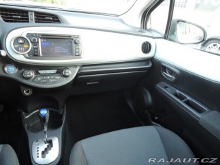 Toyota Yaris 1,5 VVTi hybrid NAVI kame 2014