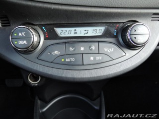 Toyota Yaris 1,5 VVTi hybrid NAVI kame 2014
