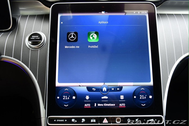 Mercedes-Benz C 400e 4M HYBRID PANO ZÁRUK 2023