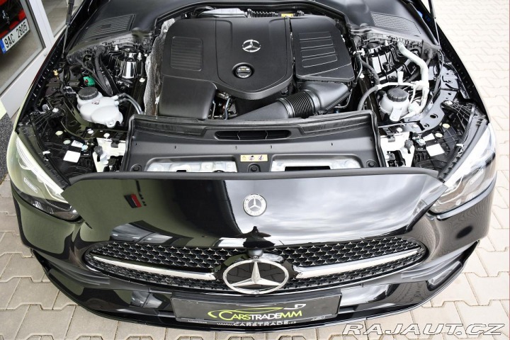 Mercedes-Benz C 400e 4M HYBRID PANO ZÁRUK 2023