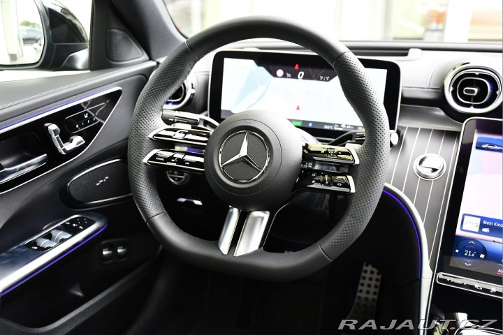 Mercedes-Benz C 400e 4M HYBRID PANO ZÁRUK 2023
