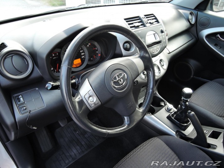 Toyota RAV4 2,2 D-CAT 4x4 107.000 KM 2007