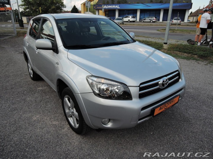 Toyota RAV4 2,2 D-CAT 4x4 107.000 KM 2007