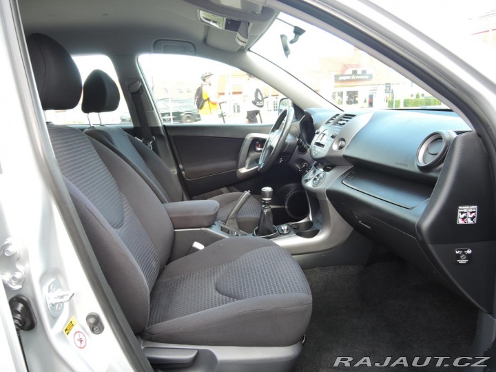 Toyota RAV4 2,2 D-CAT 4x4 107.000 KM 2007