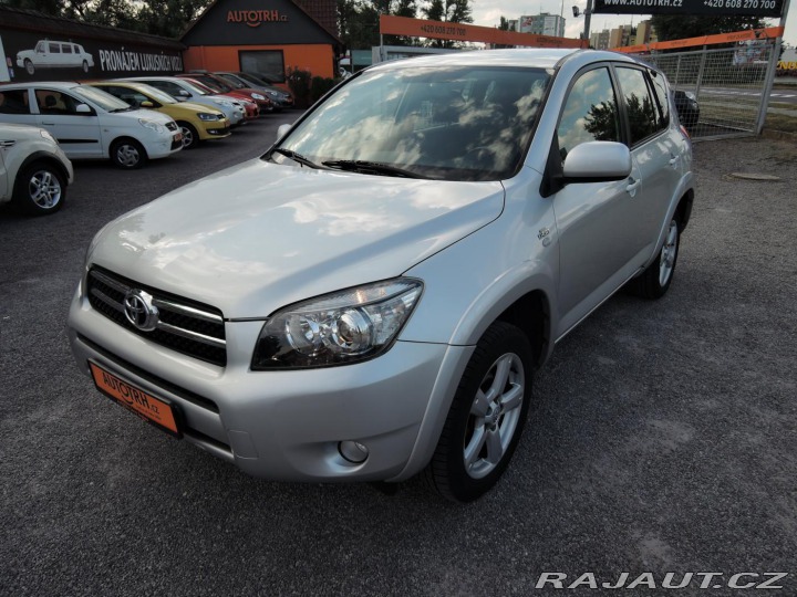 Toyota RAV4 2,2 D-CAT 4x4 107.000 KM 2007