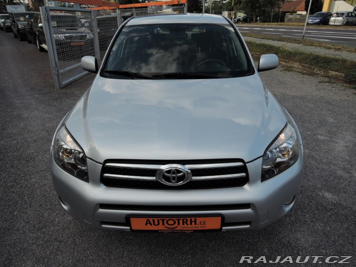 Toyota RAV4 2,2 D-CAT 4x4 107.000 KM 2007