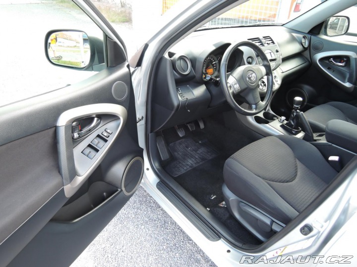 Toyota RAV4 2,2 D-CAT 4x4 107.000 KM 2007