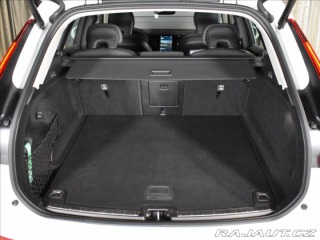 Volvo XC60 2,0 B4 AWD CORE  Bezklíč 2022