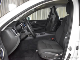 Volvo XC60 2,0 B4 AWD CORE  Bezklíč 2022