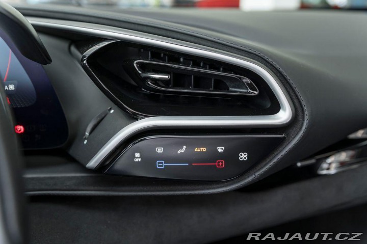 Ferrari 296 GTS SKLADEM/Lift/Daytona 1800