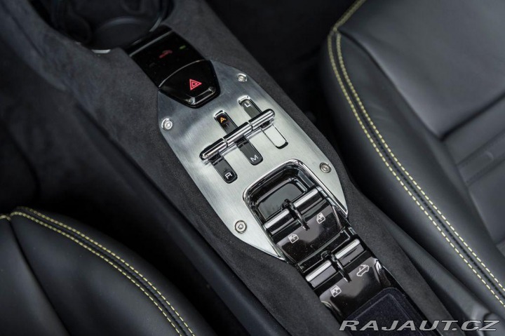 Ferrari 296 GTS SKLADEM/Lift/Daytona 1800