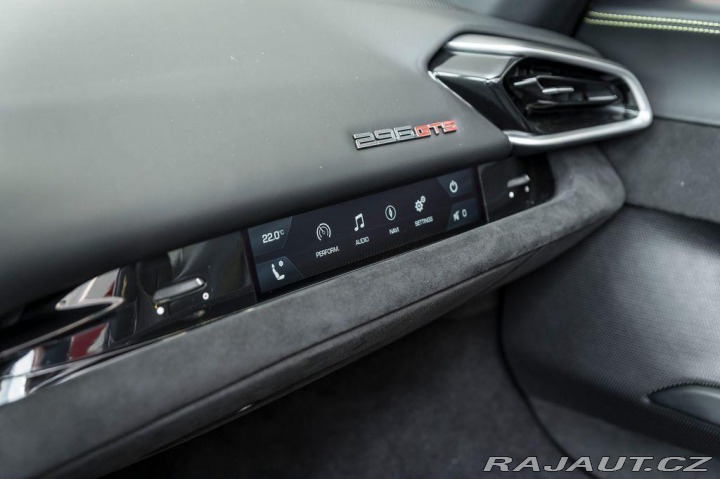 Ferrari 296 GTS SKLADEM/Lift/Daytona 1800