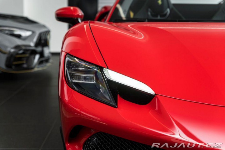 Ferrari 296 GTS SKLADEM/Lift/Daytona 1800