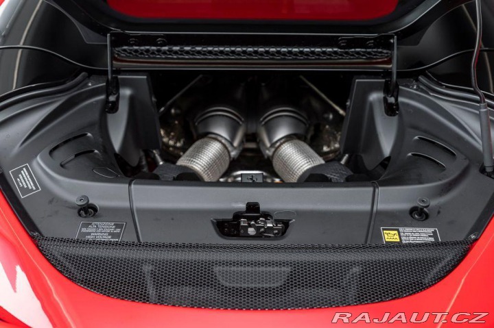 Ferrari 296 GTS SKLADEM/Lift/Daytona 1800