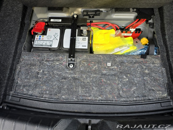 BMW M2 MANUÁL - SERVIS BMW 2017
