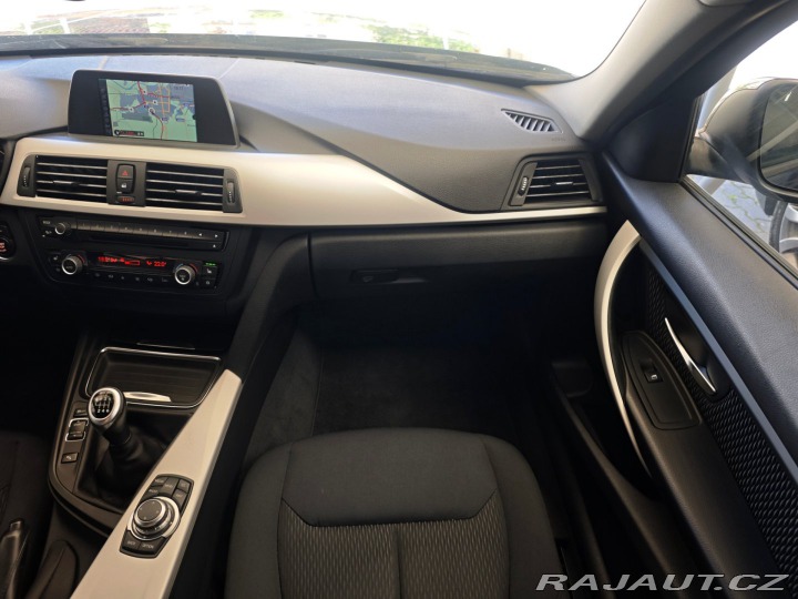 BMW 3 320d Limousine NAVI 135kW 2012