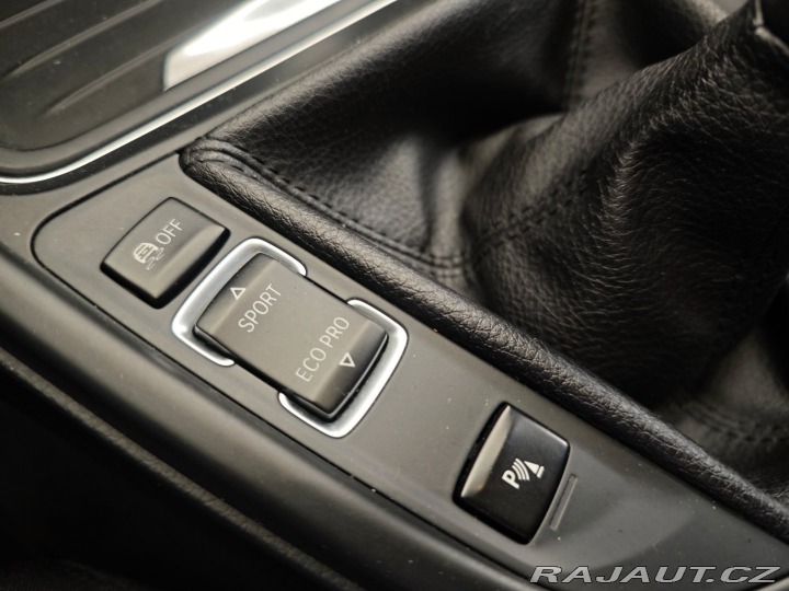 BMW 3 320d Limousine NAVI 135kW 2012