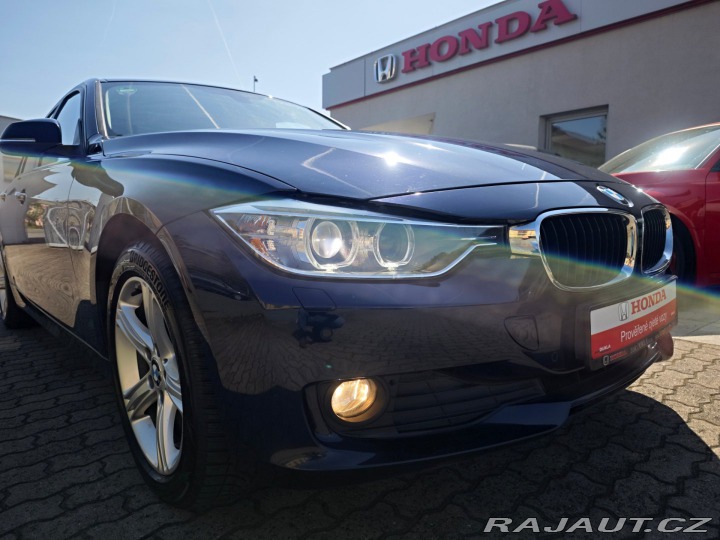 BMW 3 320d Limousine NAVI 135kW 2012