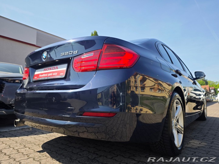 BMW 3 320d Limousine NAVI 135kW 2012