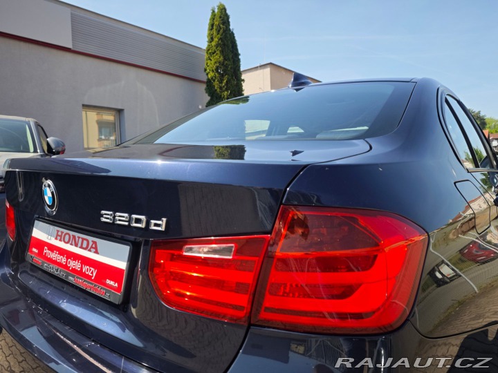 BMW 3 320d Limousine NAVI 135kW 2012