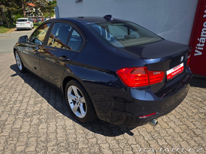 BMW 3 320d Limousine NAVI 135kW 2012