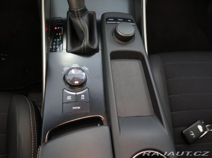 Lexus Ostatní modely IS 300h klima,kamera,DPH 2013