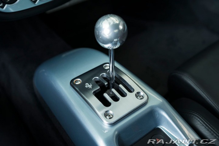Ferrari 360 Spider / MANUÁL 2002