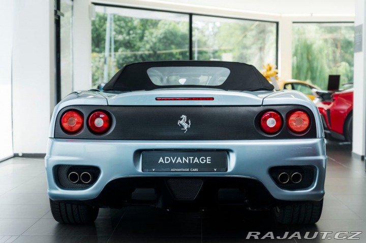 Ferrari 360 Spider / MANUÁL 2002
