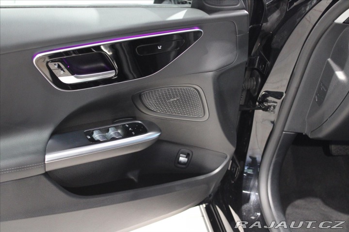 Mercedes-Benz C 220d 9G Panorama / Tažné 2023