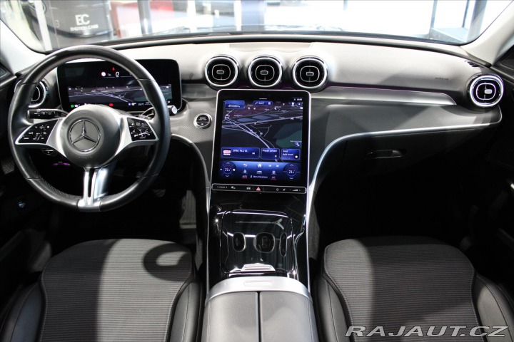 Mercedes-Benz C 220d 9G Panorama / Tažné 2023